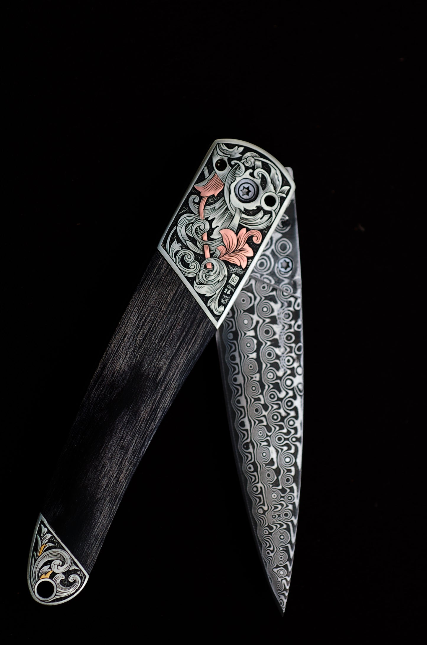 #K031 Hand Engraved knife